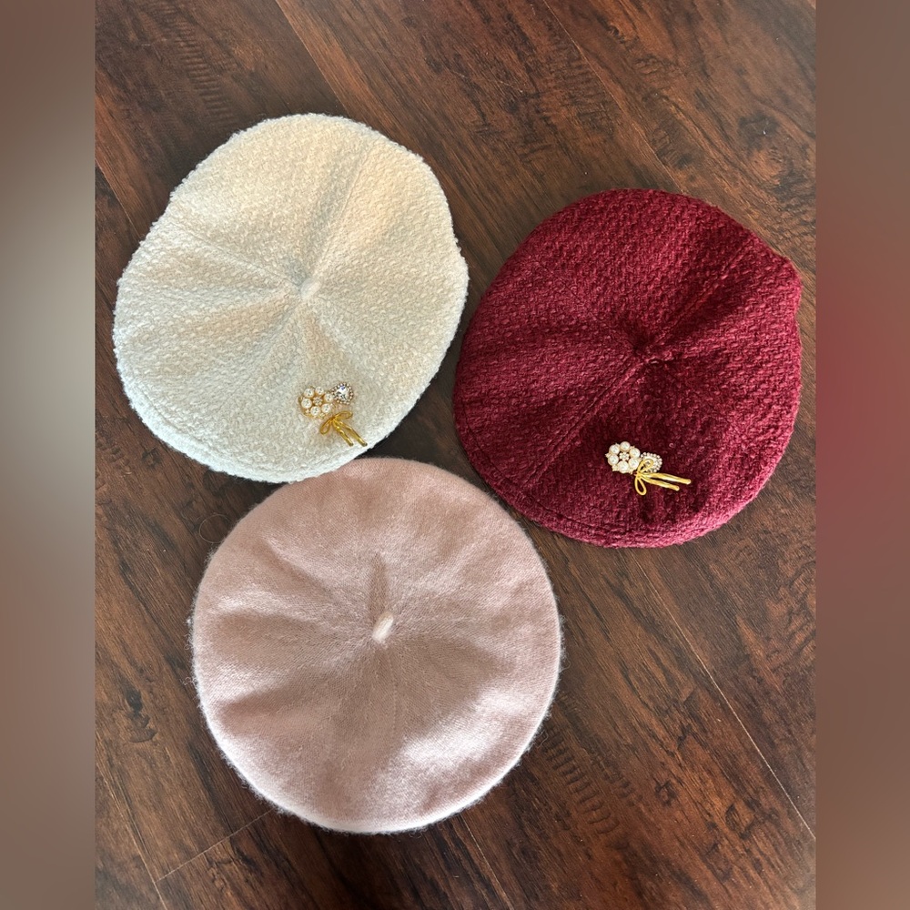 Beret Set in White, Burgundy & Blush